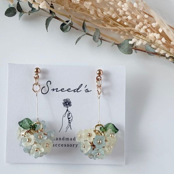 紫陽花.。花びらチャームピアス/イヤリング