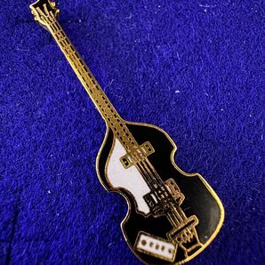 Beatles ビートルズ ポールマッカートニー エレキベース ピンバッジ