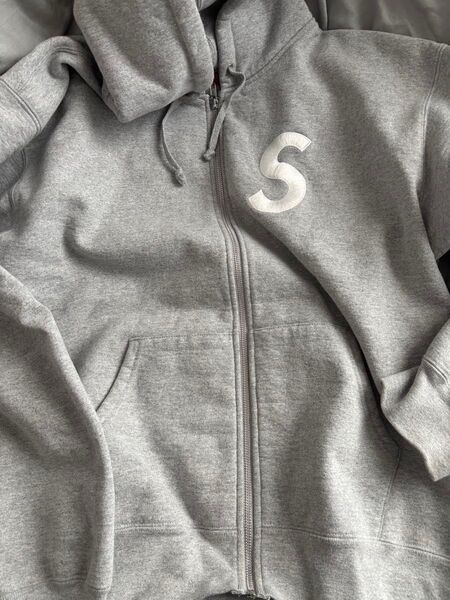 Supreme s logo zip up hooded sweatshirt grey グレー 灰色 ジップパーカー シュプ L
