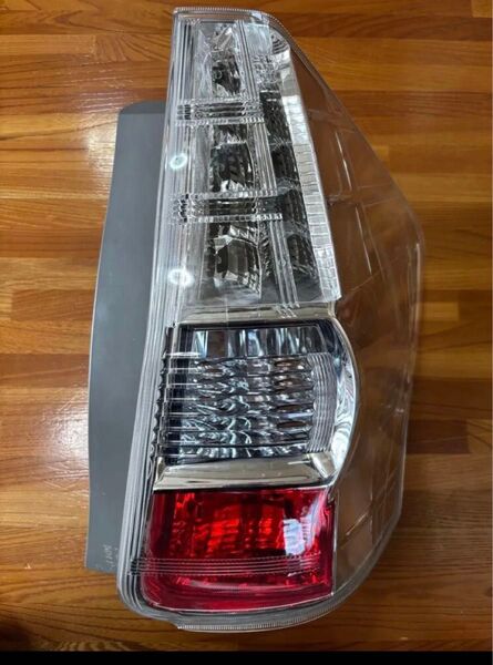 プリウスα アルファ ZVW40 41 右テールランプ トヨタ純正 中古
