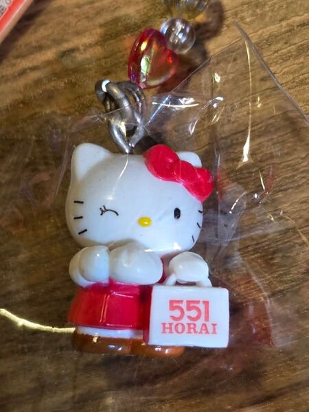 ハローキティ ご当地限定ストラップ 根付け●大阪限定 551蓬莱バージョン 551蓬莱肉まん