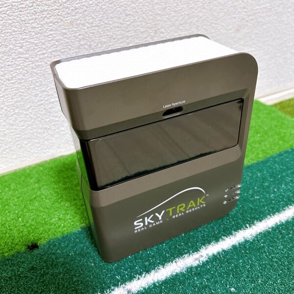 SkyTrak(スカイトラック) ゴルフ弾道測定器 本体のみ