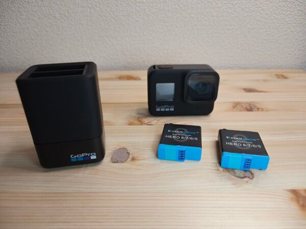 美品 GoPro HERO 8 バッテリー 充電器セット 旅行 Vlog Youtube