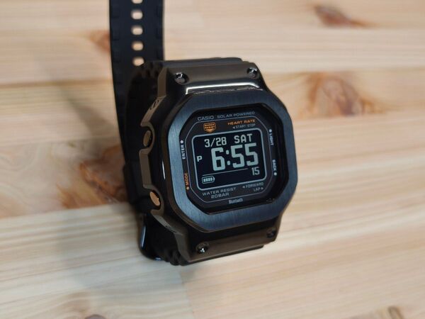 CASIO G-SHOCK G-SQUAD DW-H5600 Bluetooth 心拍 スマートウォッチ ソーラー 腕時計