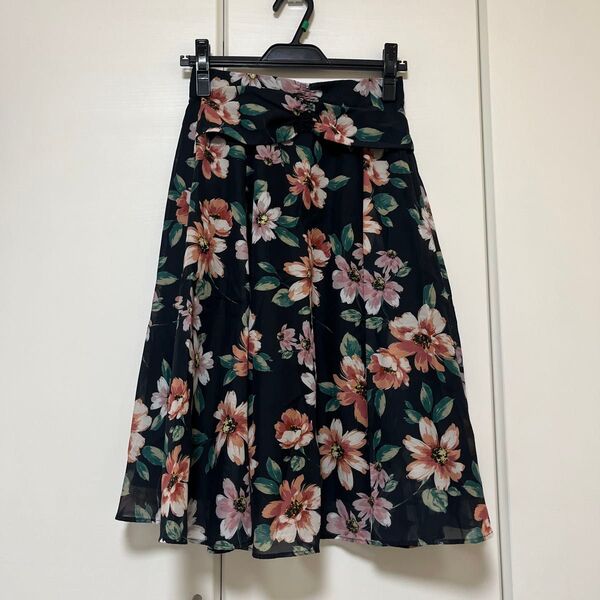 美品 ジルスチュアート 花柄スカート