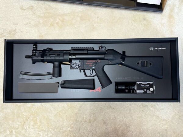 東京マルイ 次世代電動ガン MP5A4 実物マグプルハンドガード・フォアグリップ付き