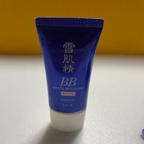 雪肌精 ホワイトBBクリーム モイスト01 エッセンスファンデーション