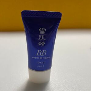 雪肌精 ホワイトBBクリーム 01 SPF40/PA+++ エッセンスファンデーション やや明るい自然な肌色30g
