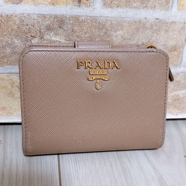《格安》PRADA(プラダ)折財布