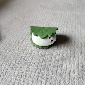 お菓子になりたいシマエナガ かしわ餅