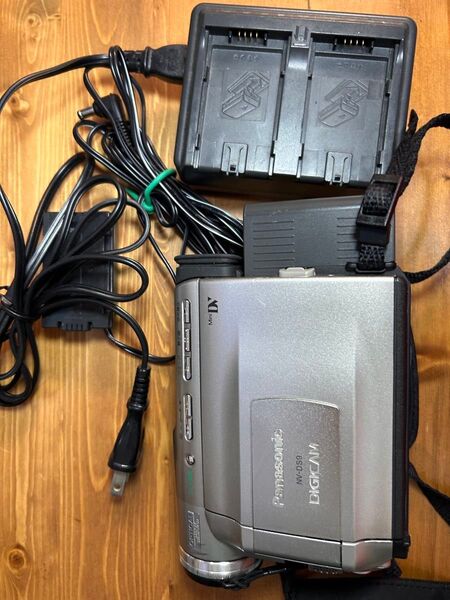 Panasonic パナソニック NV-DS9 ビデオカメラ 充電器 作例