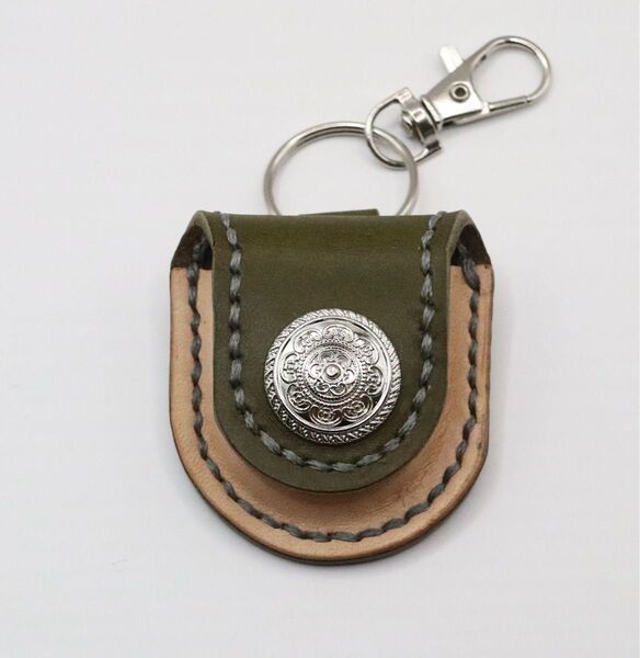 レザー ハンドメイド 手縫 キーホルダー 小銭入れ お薬ケース ヌメ革 Air Tag バックチャーム
