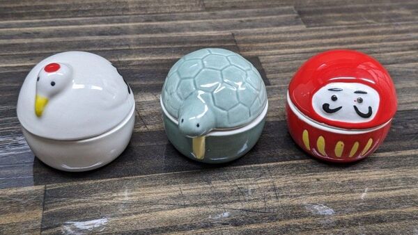 珍味入れ 蓋付き小鉢 磁器 鶴、亀、達磨 三点セット