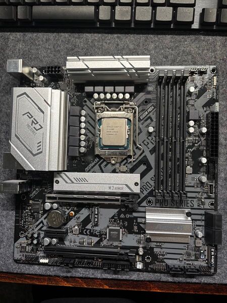 i7 11700F マザーボード