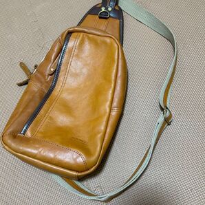DOUBLES ボディバッグ 牛革