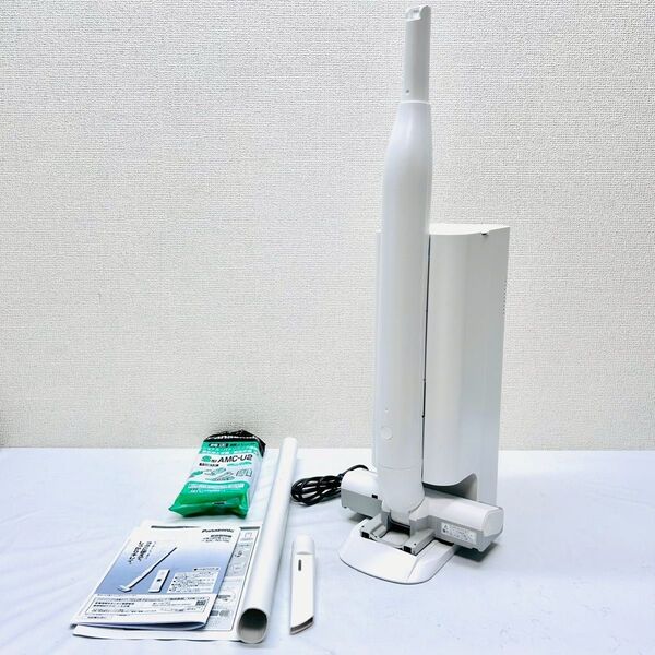 動作保証付 Panasonic パナソニック スティッククリーナー ドック付き MC-NS10K 2023年製