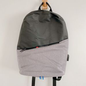 【新品】【未使用品】ロボロック PCが入るリュックサック 多機能 大容量 非売品 リュック 黒 グレー USBケーブル付き