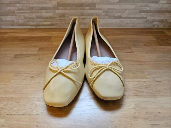 【新品・極美品】リボン付きフラットシューズ イエロー 22cm 痛くない
