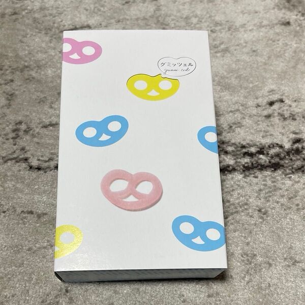 箱付グミツェル12個入り カンロ 新品未開封 です。お値下げ中です。