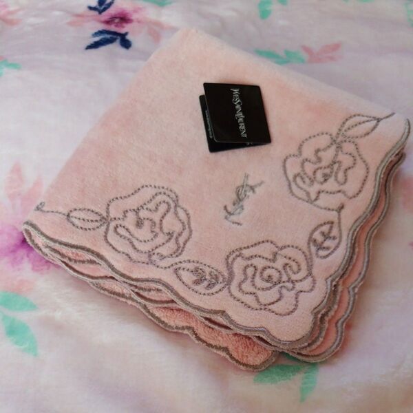 イヴサンローラン刺繍タオルハンカチ