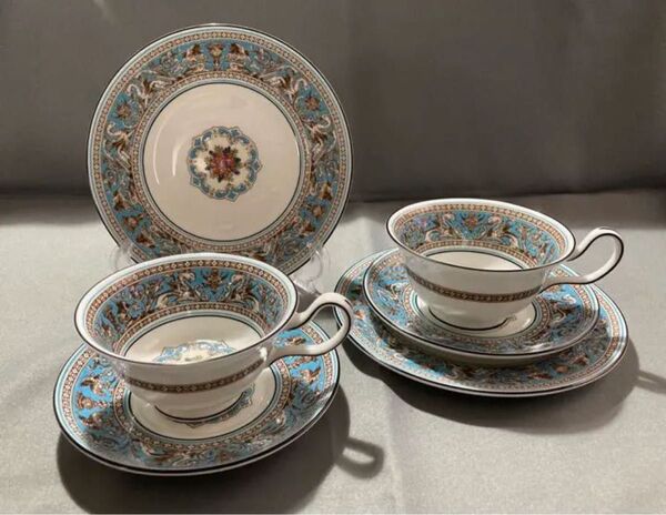未使用 WEDGWOOD ウェッジウッド フロレンティーン ターコイズ カップ&ソーサー デザートプレート 黒壺 トリオ 2セット
