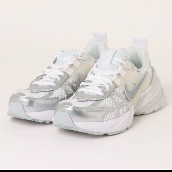 新品 NIKE V2K RUN メタリックシルバー/ホワイト