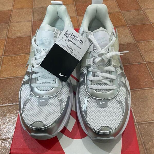 【新品未使用】NIKE V2K RUN