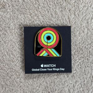 Apple Store AppleWatch 10周年記念 ピンバッジ