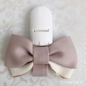 ☆リボン名札クリップ なふだちゃん ミルクティ×ホワイトゴールドラインリボン ハンドメイド☆