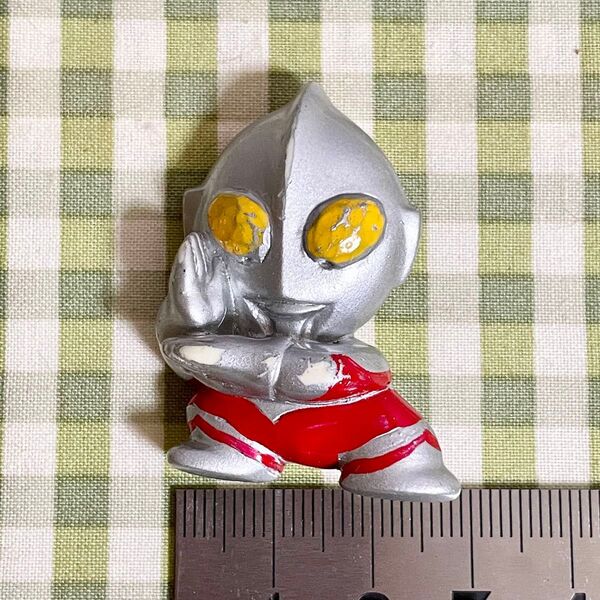 ウルトラマン 大きめ 飾りボタン