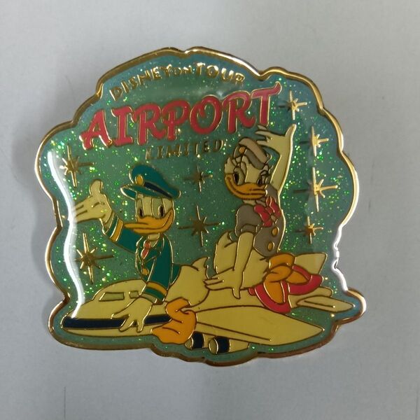 ディズニー ドナルド デイジーエアポート ピンバッジ