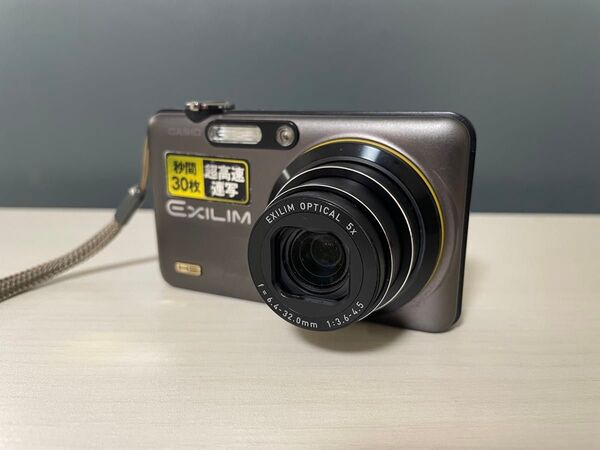 CASIO EXILIM EX-FC100 デジカメ コンパクトデジタルカメラ