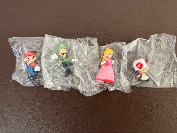 マリオ、ルイージ、ピーチ、キノピオ フィギュア