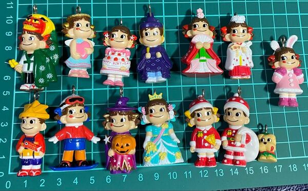 ハッピー記念日 ミニミニペコちゃん 不二家 FUJIYA キーホルダー まとめ売り 13個セット シークレット有り