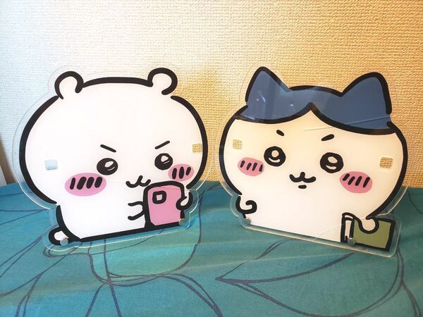 ~時限タイムセール~【ワケあり】ちいかわ ハチワレ アクリルスタンド メガネ置き