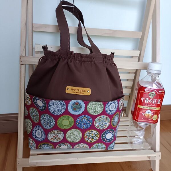 ハンドメイド 巾着バッグ 花柄 ブラウン トートバッグ Dカン付ショルダー可 手提げトートバッグ2way