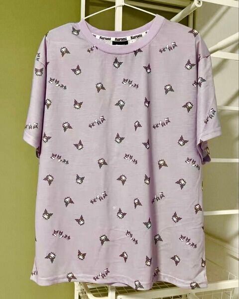 新品 サンリオ キャラクターズ クロミ Tシャツ もじシリーズ Lサイズ 半袖 総柄