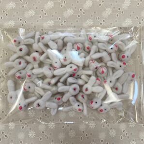 手芸材料 うさぎのモチーフ 50個 約2.5cm×約3cm ふわふわ 布素材 長期自宅保管品 外国産 在庫処分 在庫整理