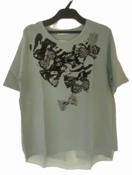 ミントグリーン 蝶とリボンプリント Tシャツ新品タグ付きプレゼントにも母の日