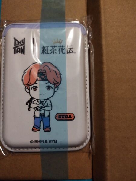 紅茶花伝 TinyTAN マグネットカードケース SUGA