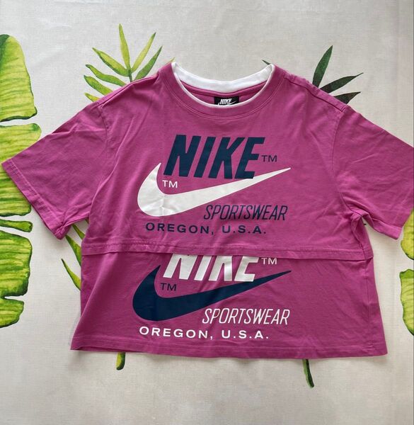 NIKE ショート丈Tシャツ ピンク ロゴ