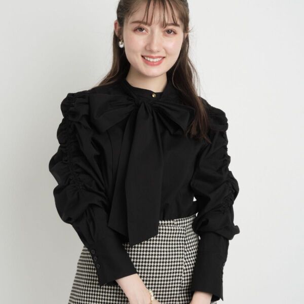 Apuweiser-riche 美品 ブラック アプワイザーリッシェ 長袖ブラウス 薄手 正装 清楚 ブラウス