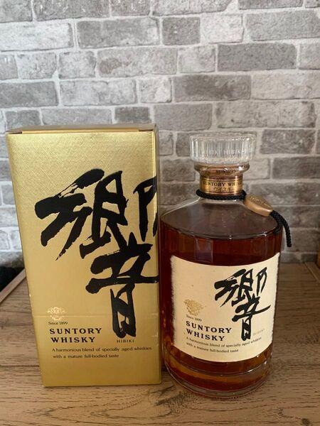 SUNTORY WHISKY HIBIKI サントリー ウイスキー 響 金キャップ 裏ゴールドラベル17年相当箱付き