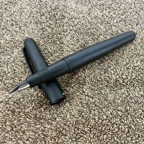 ロゴ剥がれあり【メーカー廃盤品】万年筆 ブラック ZOOM OBJECT TOMBOW