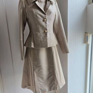 【24h以内発送可】【美品】HIROKO BIS セットアップ ジャケット ワンピース スーツ ベージュ オールシーズン着用