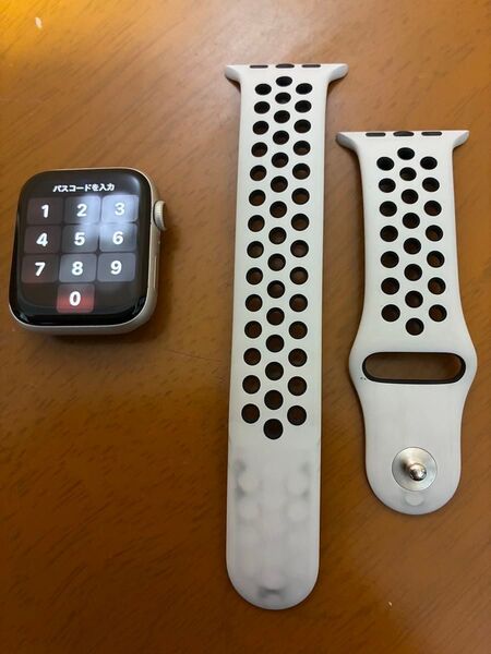 Apple Watch 5 44mm セルラー 本体とナイキバンド
