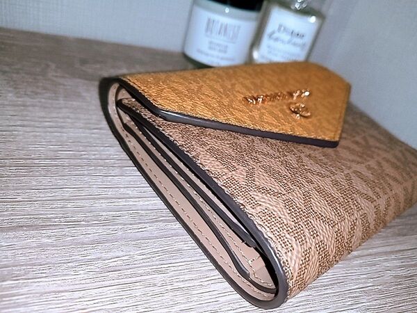 MICHAEL KORS マイケルコース 三つ折り財布 ベージュ