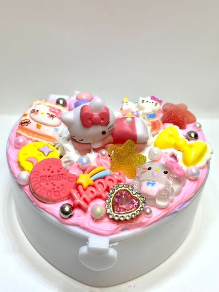 サンリオ・キティ 鏡付き小物ケース ホイップデコ ハンドメイド