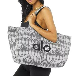 【新品未使用】alo yoga アローヨガ トートバッグ 正規品