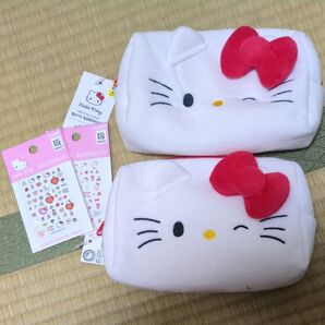 韓国限定 DAISO ダイソー サンリオハローキティ ポーチ 2個 ネイルシール2枚 四点セット!!
